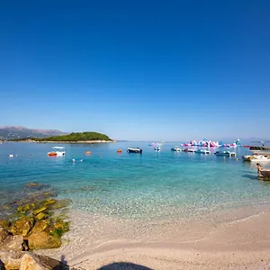 New Crystal Otel Ksamil