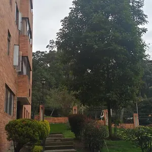 Apartamento Rodeado Por Zona Apartamento